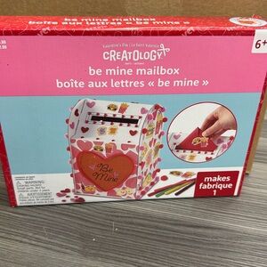 Creatology Valentine’s Day Be Mine Mailbox Kit new in excellent condition